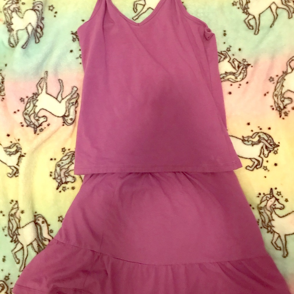 I am selling a 2pcs skirt and top